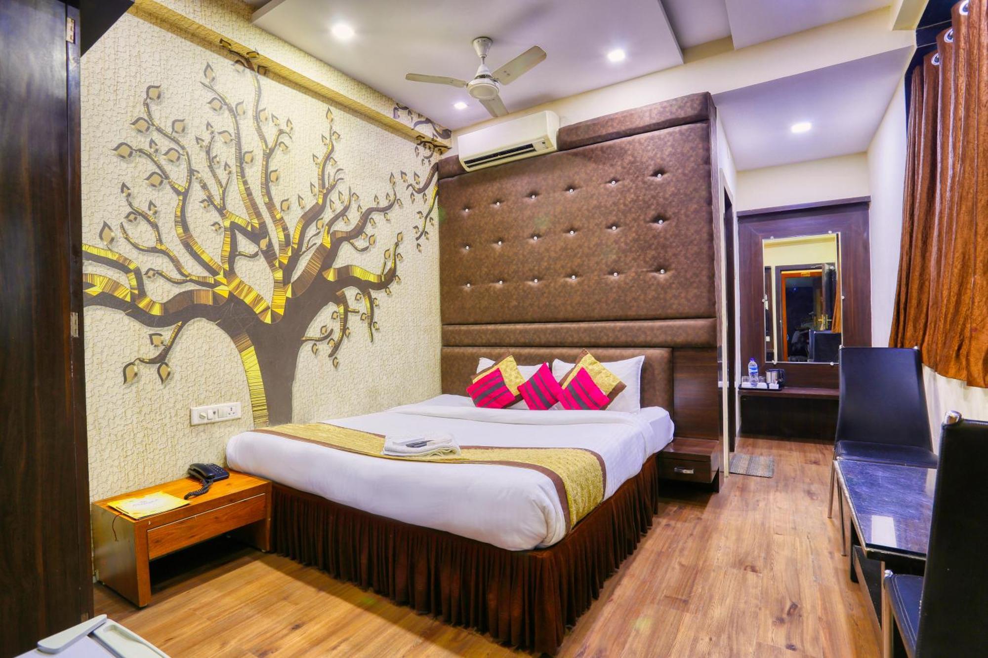 Hotel The Ashoka