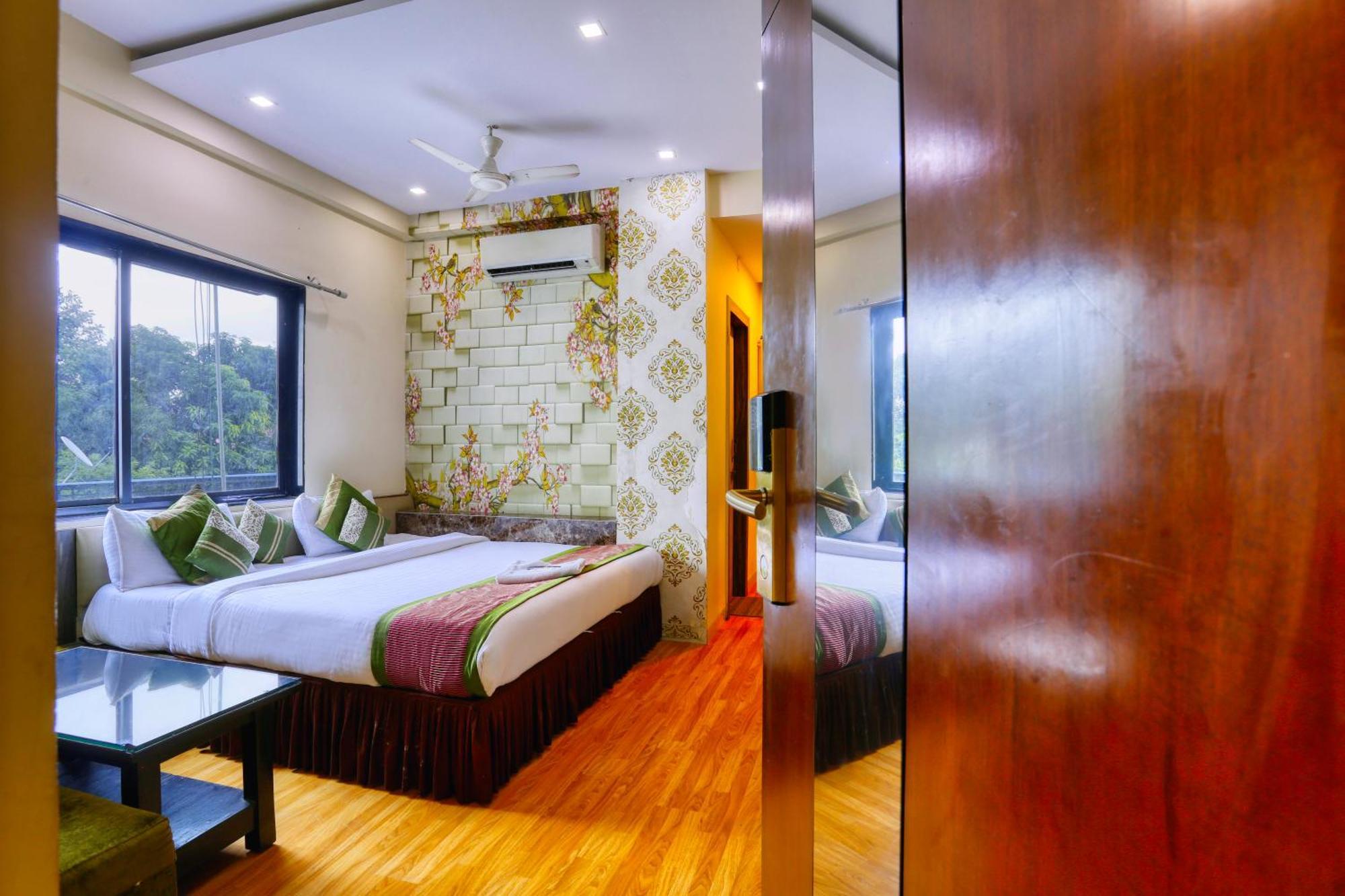 Hotel The Ashoka 3*