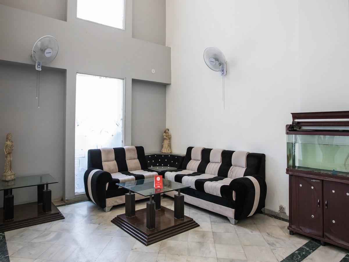 Oyo Flagship 140 Amaltas Ab Road 3* Indore