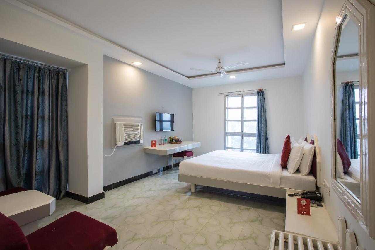 Oyo Flagship 140 Amaltas Ab Road 3*