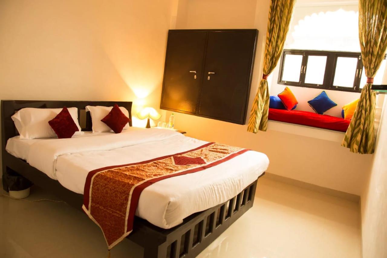 Nahargarh Palace 2*