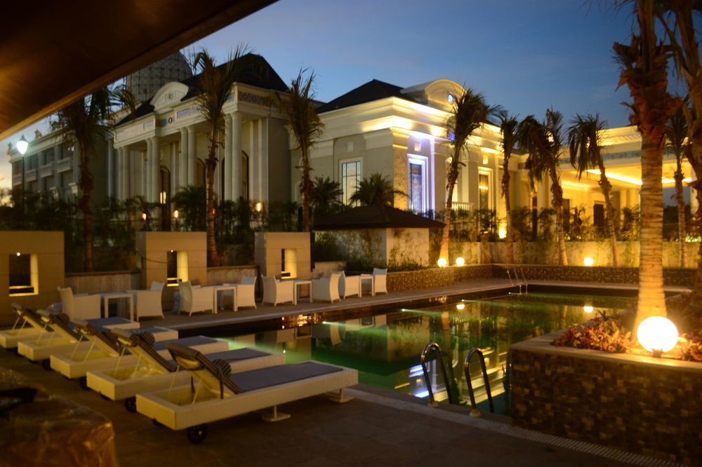 Sheraton Grand Palace 5*