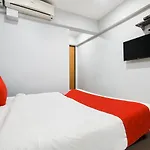 Oyo 77003 Hotel Shine