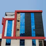 Oyo 5253 Hotel Orange Lily