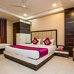 Oyo 5253 Hotel Orange Lily