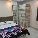 Hotel Rb Palace