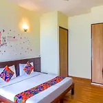 Fabhotel Santoor Geeta Bhawan Square