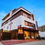 Fabhotel The Gravity Inn