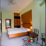 Hotel Girdhar Mahal