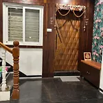 Brij Homes- Exquisite 1Br In A Villa With Kitchen