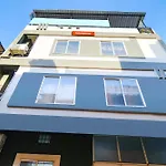 Fabexpress Royal Palace Inn