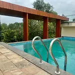 Hotel Vrindavan Palace