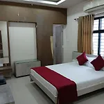 Hotel Tirupati Palace
