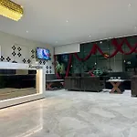 Hotel Vrindavan Palace