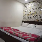 Shreenath Hotel