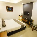 Hotel The Grand