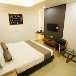 Hotel The Grand