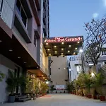 Hotel The Grand