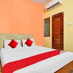 Hotel O Honey Palace In