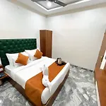 Hotel O Kamari Inn