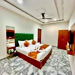 Hotel O Kamari Inn