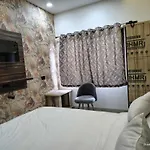 Hotel O The Wings