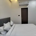 Hotel O The Wings