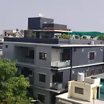 Stay10 Apartment Hotel