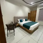 Hotel Golden Wood