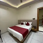 Hotel Golden Wood