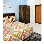 Spacious Green Oasis Stay, Narmada Villa