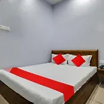 Hotel O Super Corridor
