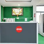 Hotel O Super Corridor