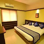 Oyo Rooms Bhawarkuan Square