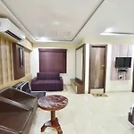 Oyo Rooms Navlakha Bus Stand