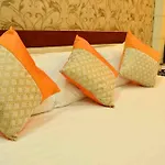 Fabhotel Kings Park A.B. Road