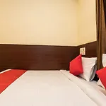 Oyo 11945 Hotel Glory Palace
