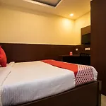 Oyo 11945 Hotel Glory Palace