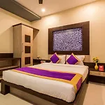 Oyo 9944 Hotel Malwa Inn