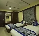 Vista Rooms At Tukoganj