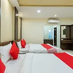 Oyo 42084 Rajshahi Resort And Marriage Garden
