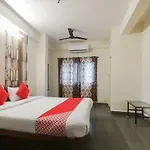 Oyo 41740 Karnawat Guest House
