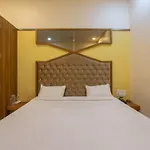 Hotel Giri Shankara