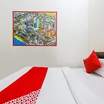 Oyo 30524 Relax Inn