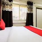 Oyo 30524 Relax Inn
