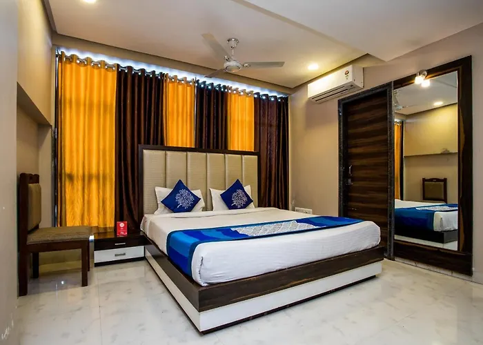 Oyo 5253 Hotel Orange Lily