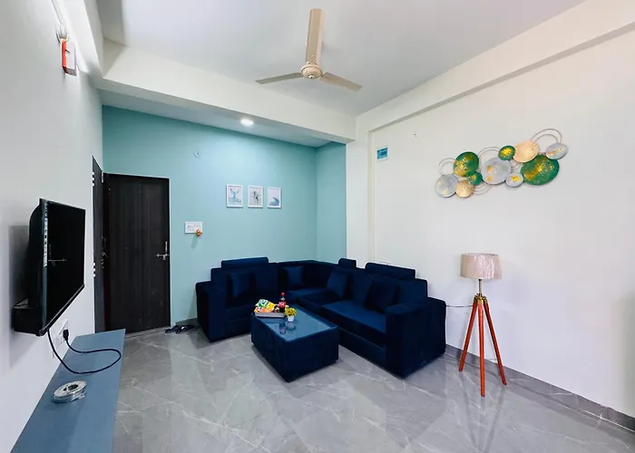 Home Escape 2Bhk Apartment Near Bombay Hospital
