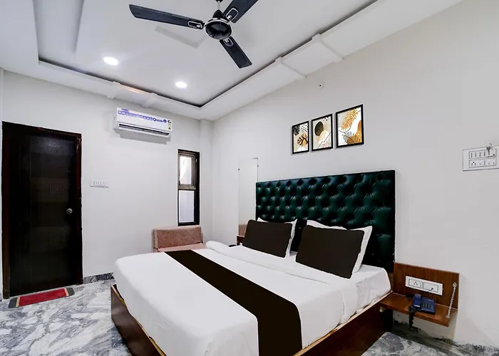 Hotel O Kamari Inn