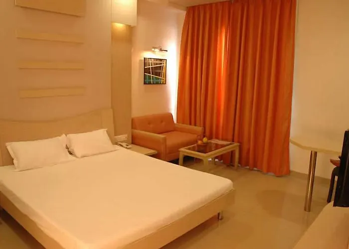 Hotel Apna Palace