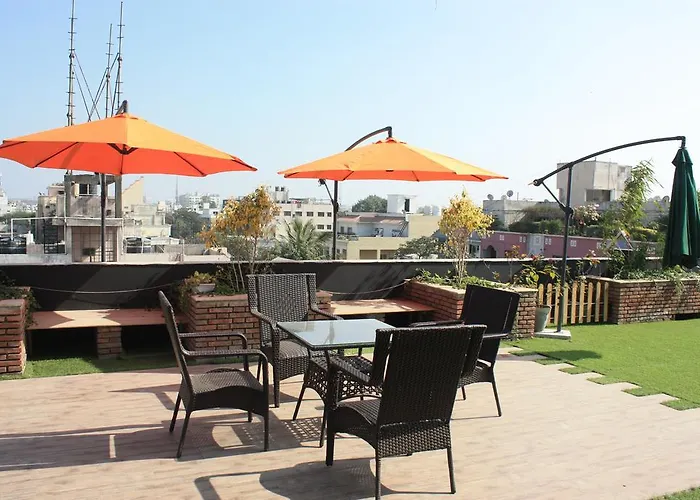 Stay10 Luxury Service Apartment